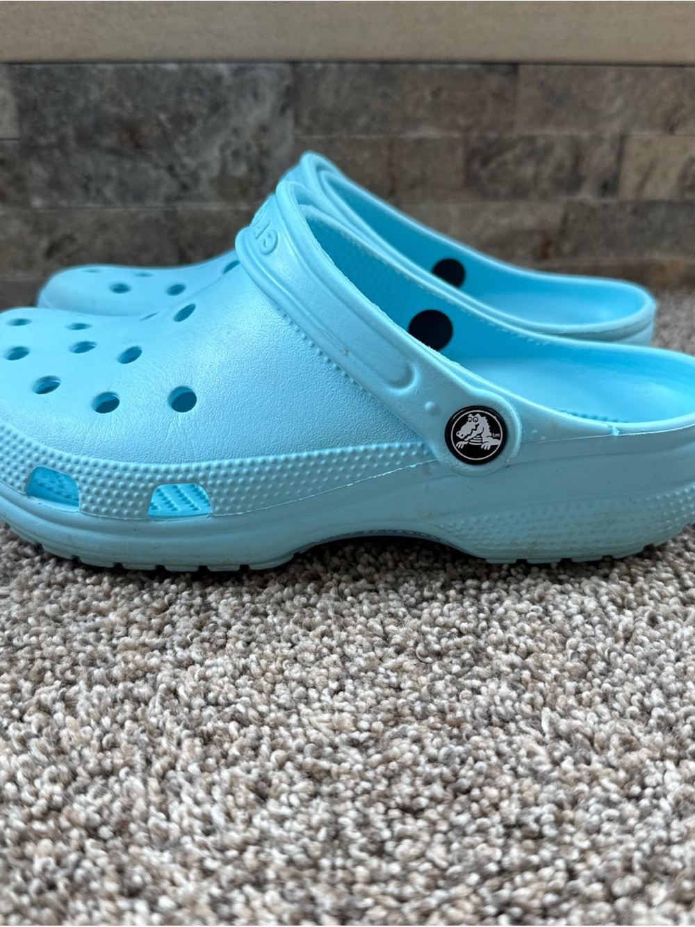 Crocs Classic Comfort Clog - Light Blue Womens size 5 Men’s Size 7 GUC